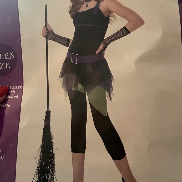 California Sassy Witch Girl’s Halloween Cost - Picture 3 of 3